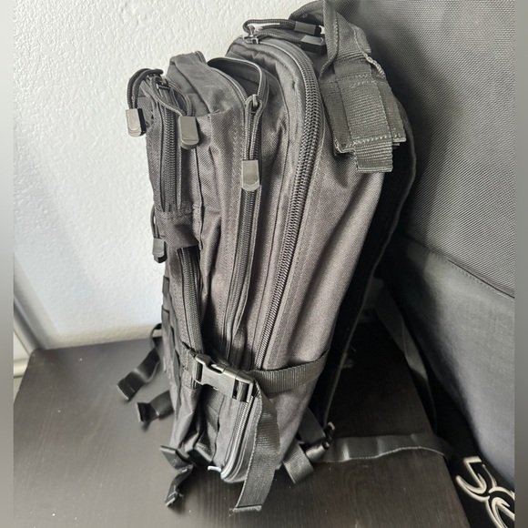 Fieldline Tactical Hydration EDC Backpackk - Picture 2 of 11